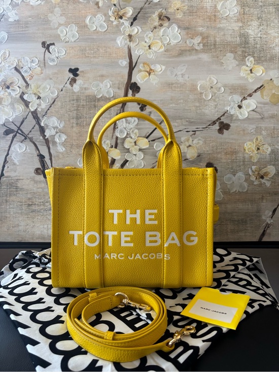 Marc Jacobs Handbags - Marc Jacobs SMALL The Tote Bag - Yellow Pebbled Leather